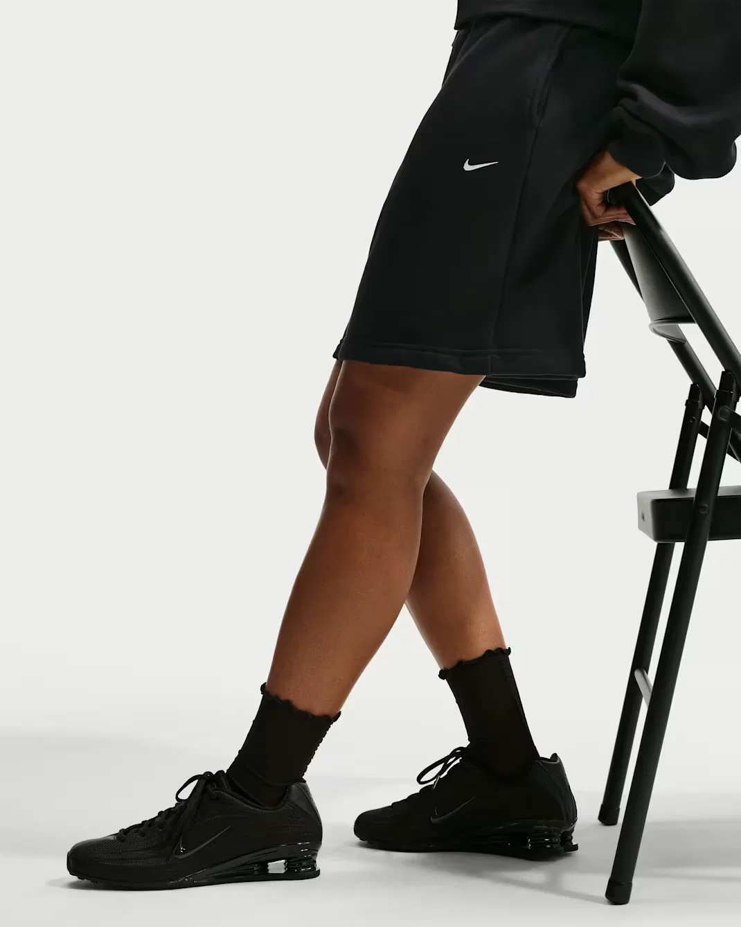 Женские шорты оверсайз с высокой посадкой Nike Studio Fleece Medium Weight, Total Black/Sail — фото 4