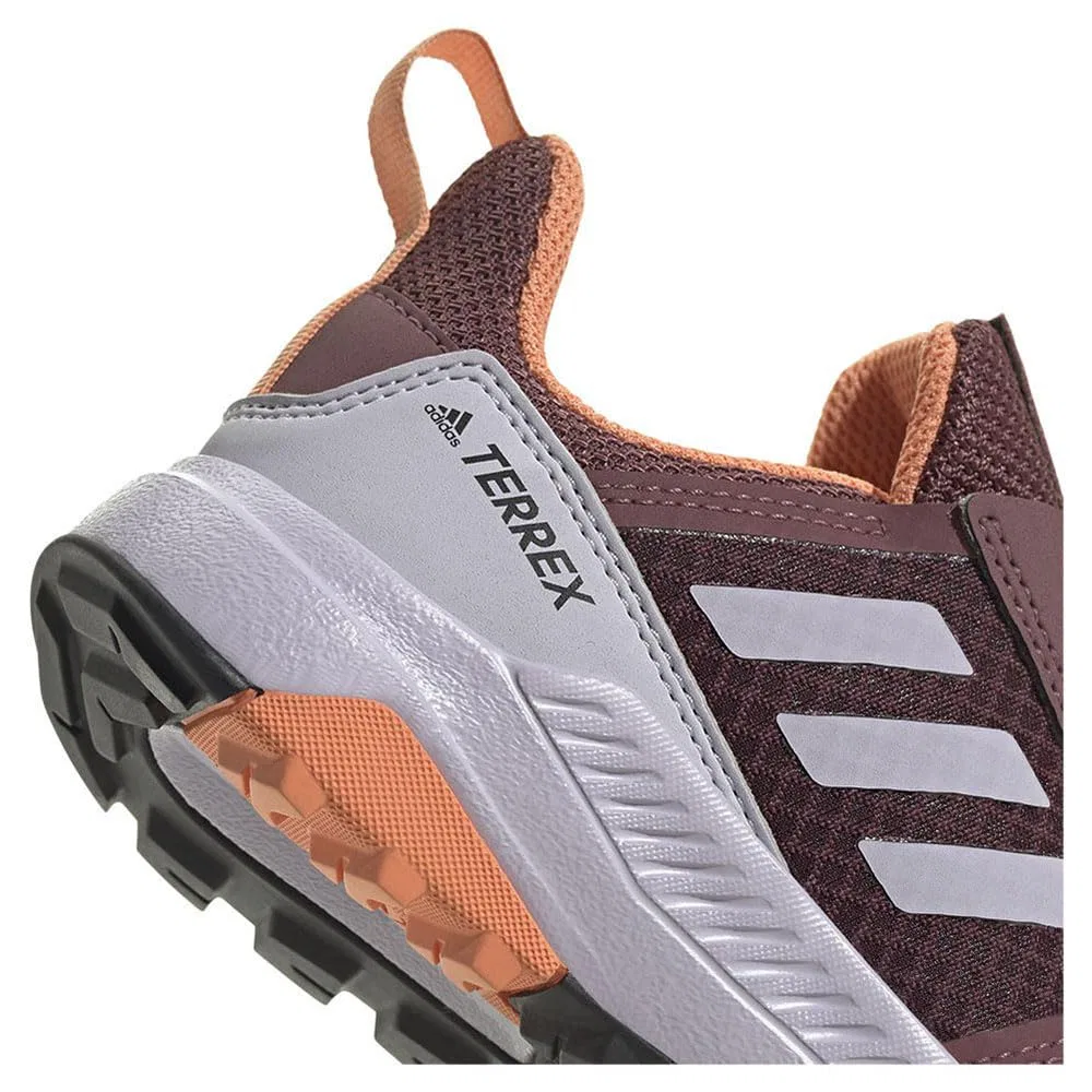 Детские ботинки для походов с водоотталкивающим верхом Terrex Trailmaker Rain.rdy Hiking Adidas, Quiet Crimson Silver Dawn Amber Tint — фото 2