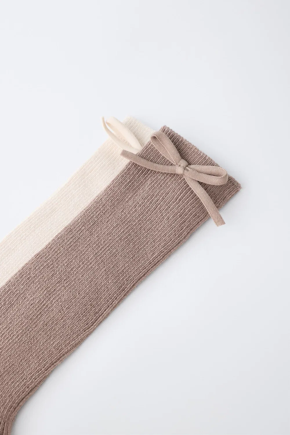 Набор из 2 длинных носков с бантом. ZARA, Light beige — фото 2