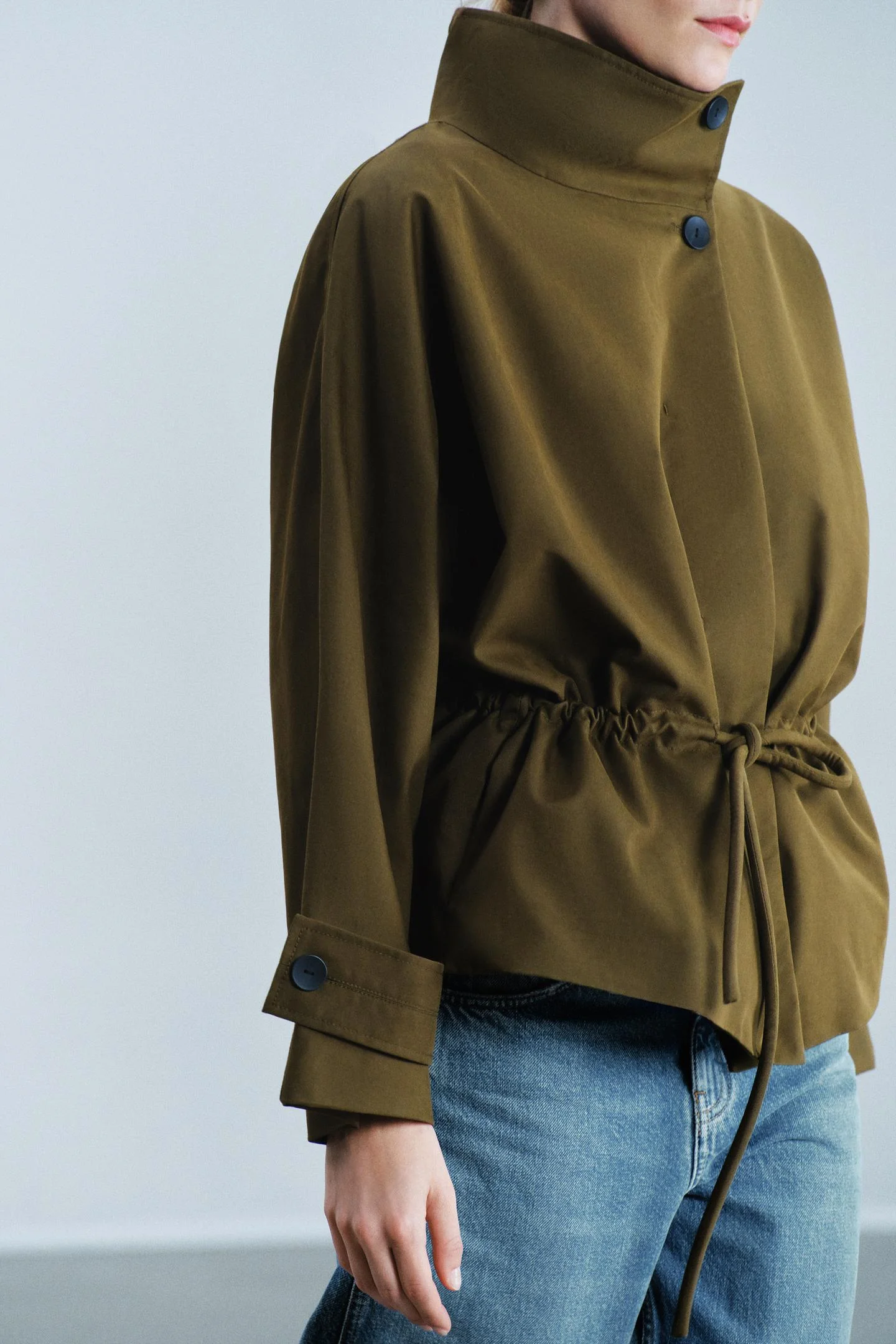 Тренч Zara укороченный оверсайз, оливковый — фото 2