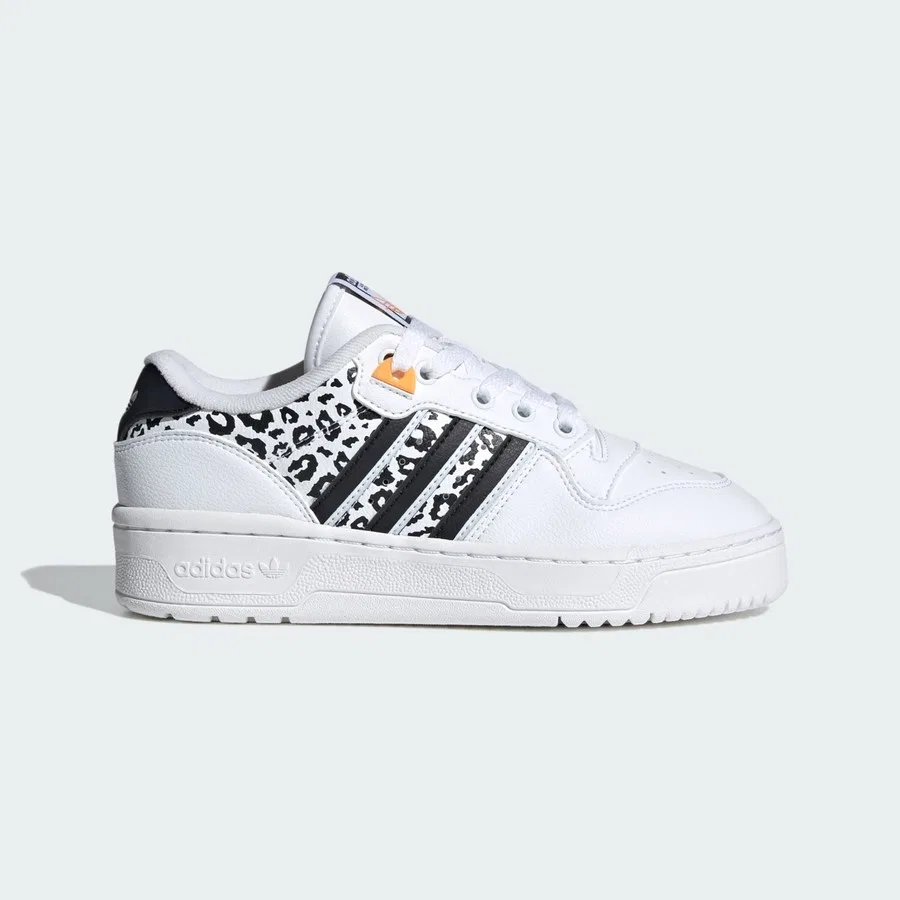 Кроссовки детские с принтом Rivalry Low adidas, Бело-черный