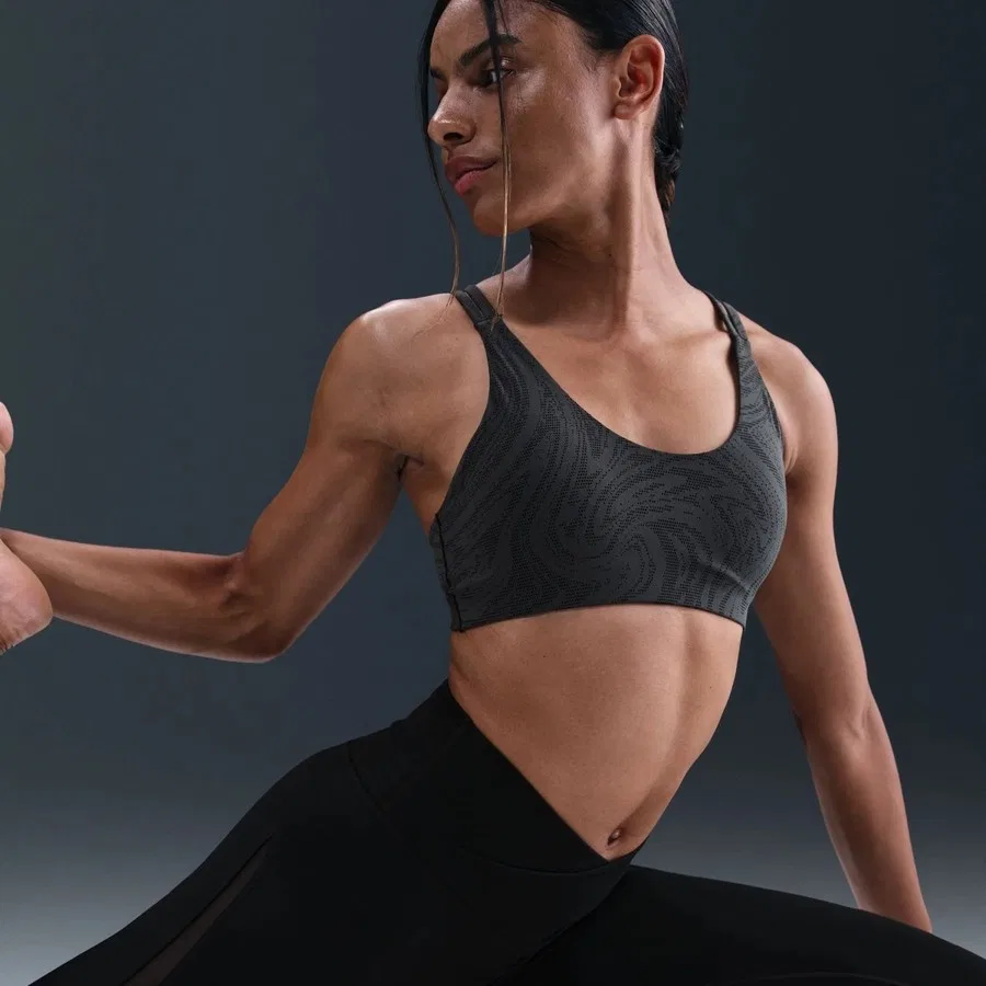 Спортивный бюстгальтер с легкой поддержкой и чашечками Nike Zenvy, Бордовый