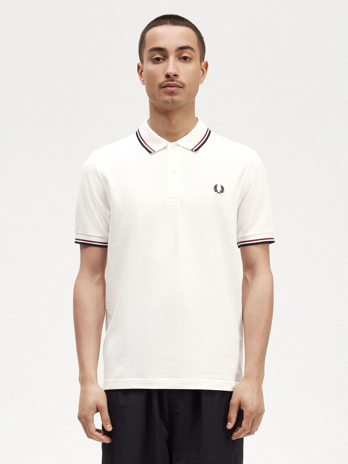 

Рубашка поло стандартного кроя с двумя кончиками Fred Perry, белый/темно-синий