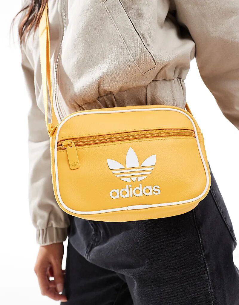 

Мини-сумка для авиаперелетов желтого цвета adidas Originals