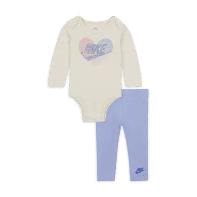 

Леггинсы Nike Baby (3-9M) Doodle Dreamer Bodysuit and Leggings Set, цвет Light Thistle