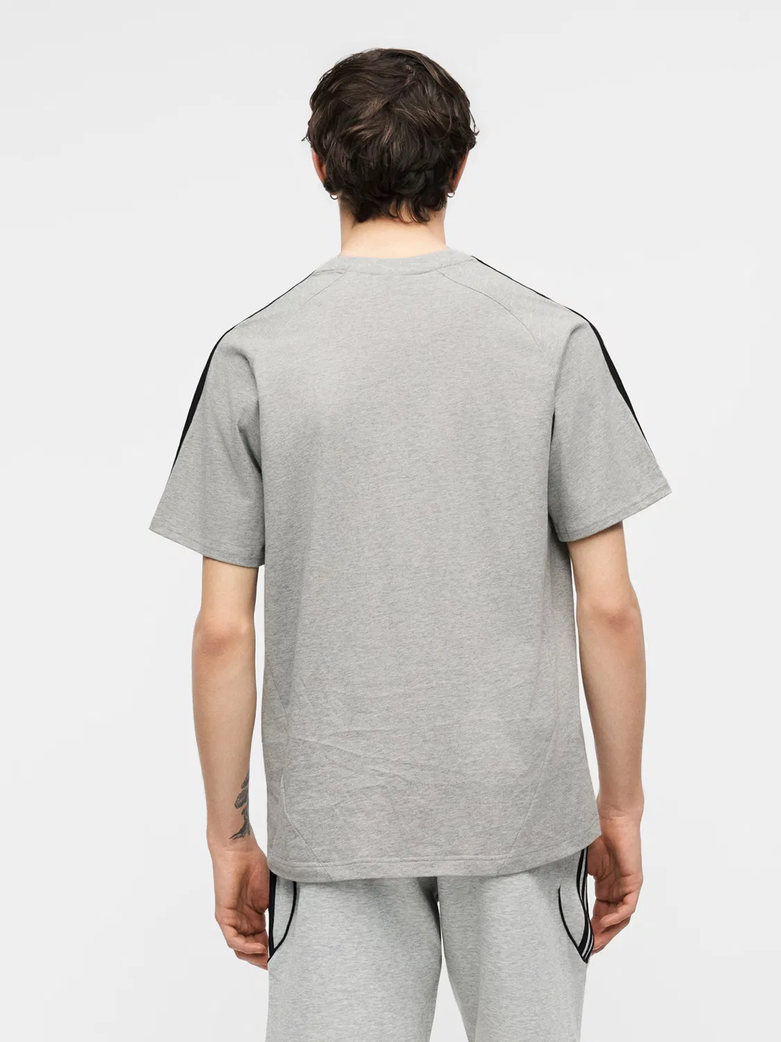 Футболка Adidas Originals Spacer Teamgeist 26 серого цвета — фото 3