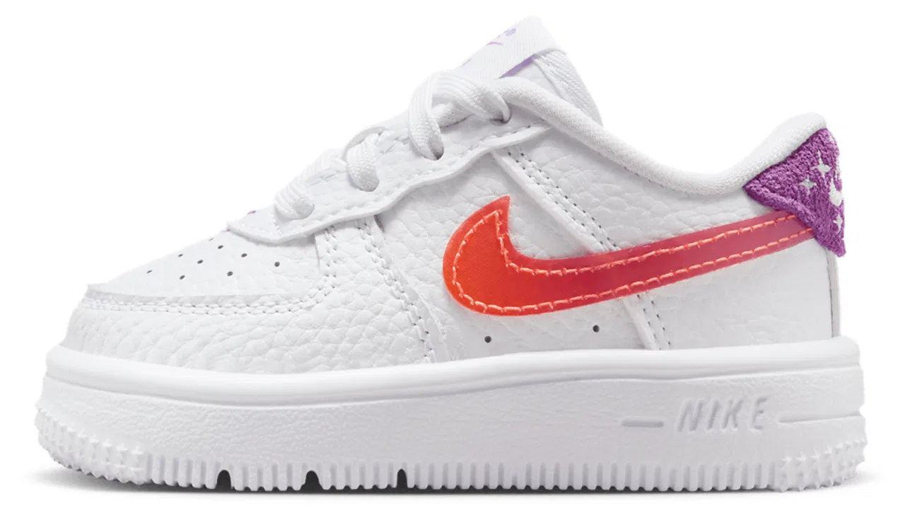 Кроссовки для мальчиков Air Force 1 Low BBall Lace Nike, цвет White/Bright Violet/Turf Orange — фото 2