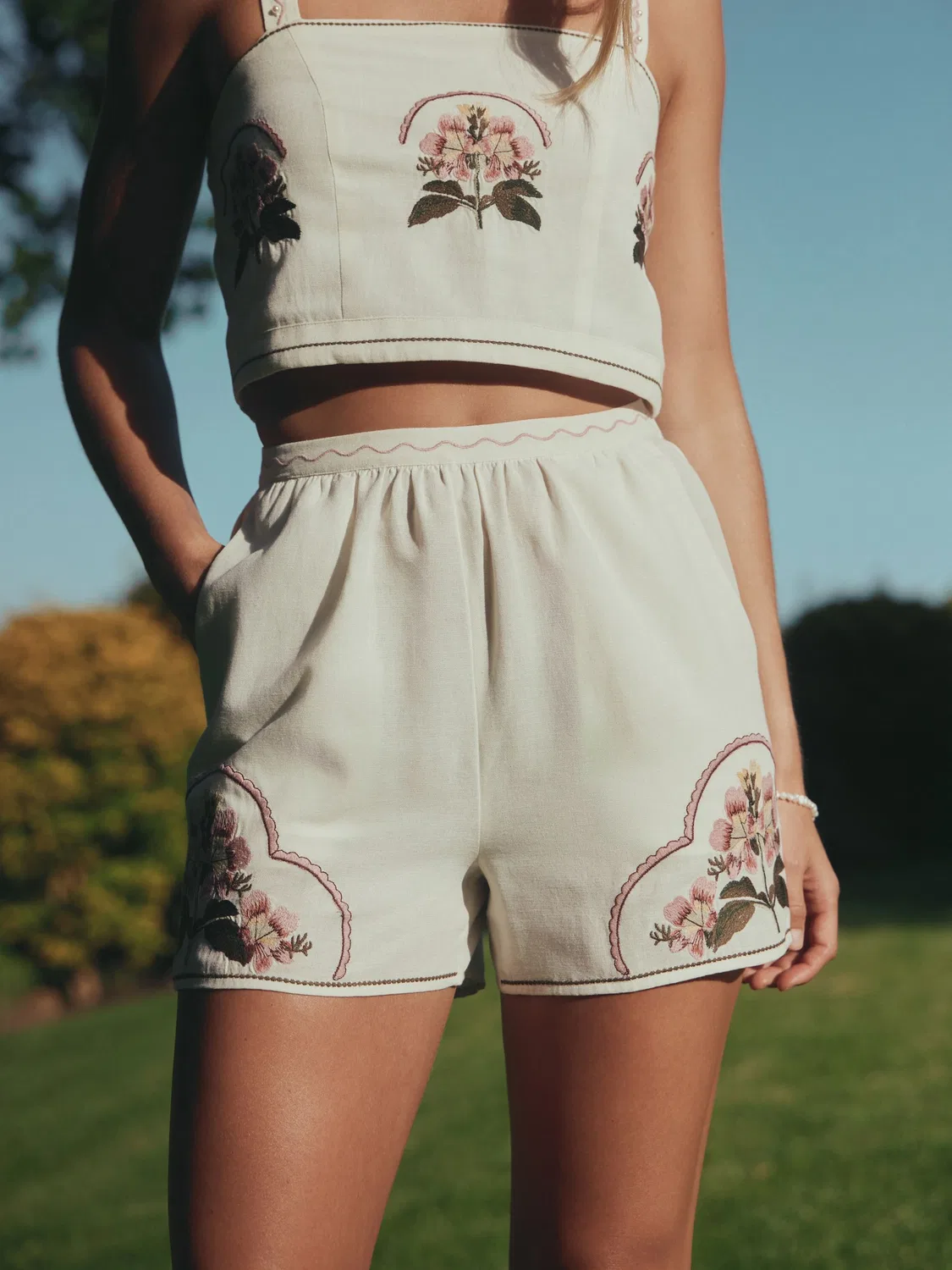Шорты с вышивкой Summer Shorts With Linen Next, Ecru