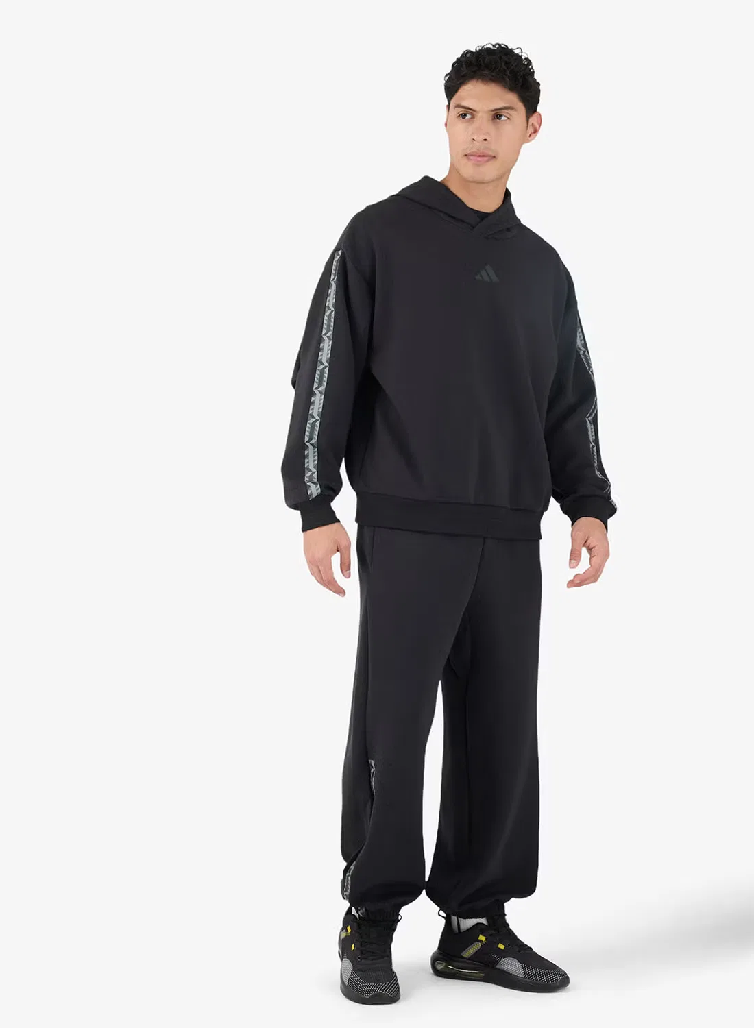 Худи с принтом Saudia travel pack soft lux Adidas, черный — фото 4