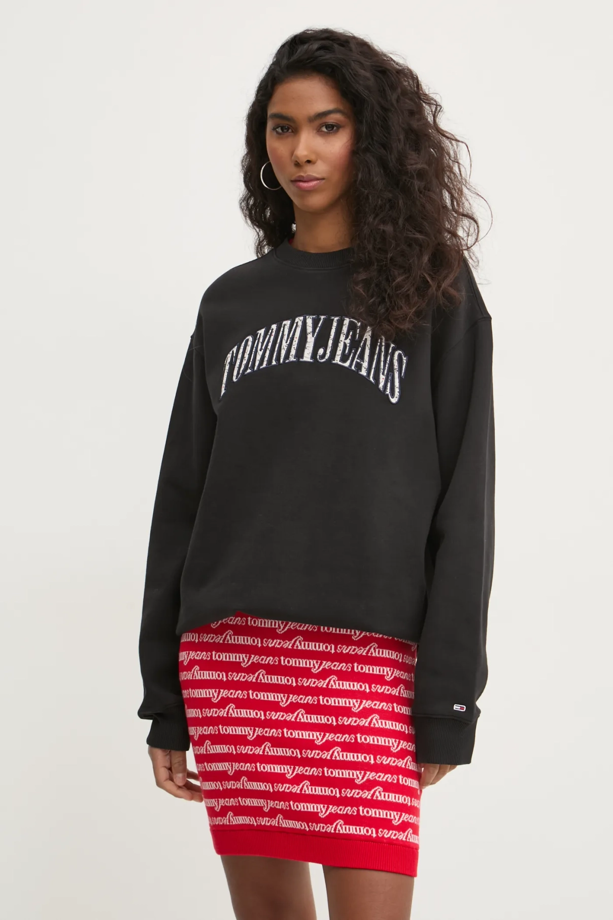 

Толстовка Tommy Jeans, черный