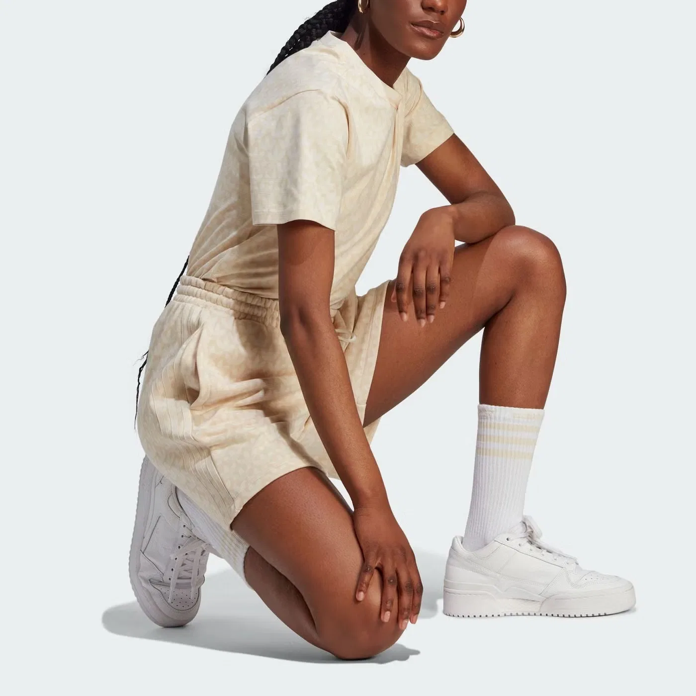 Шорты с принтом Trefoil Monogram Adidas, бежевый — фото 4