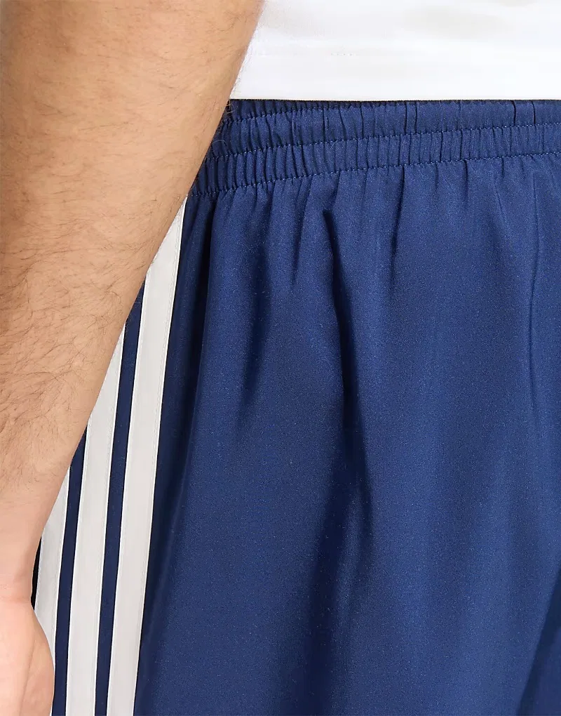 Шорты Adidas Performance Essentials Chelsea Lite с тремя полосками, темно-синий, белые — фото 3