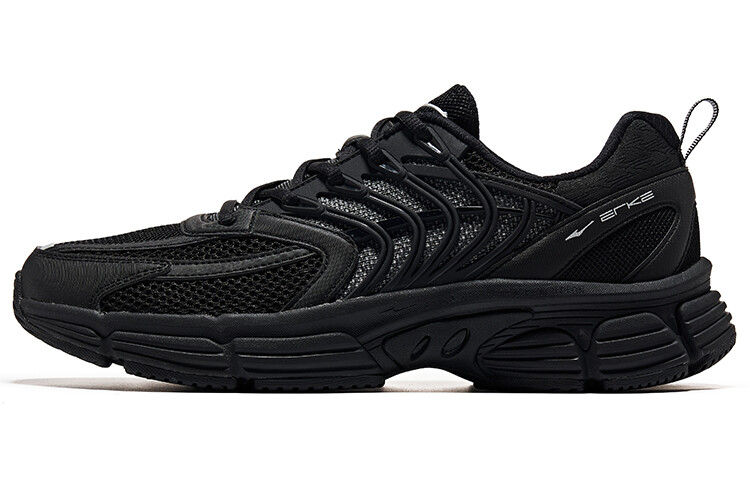 

ERKE Fishbone Lifestyle Shoes Men Low-top Black