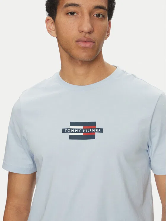 Футболка regular fit Flag Box Tommy Hilfiger, светло-голубой — фото 4