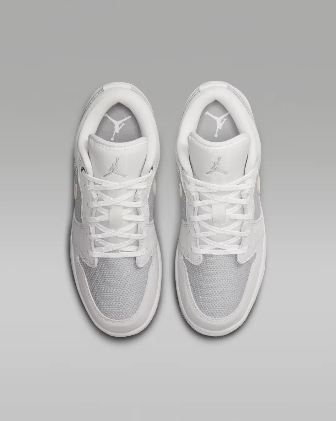 Кроссовки для детей постарше Air Jordan 1 Low SE, Off White/Soft Pearl/Light Smoke Grey — фото 4