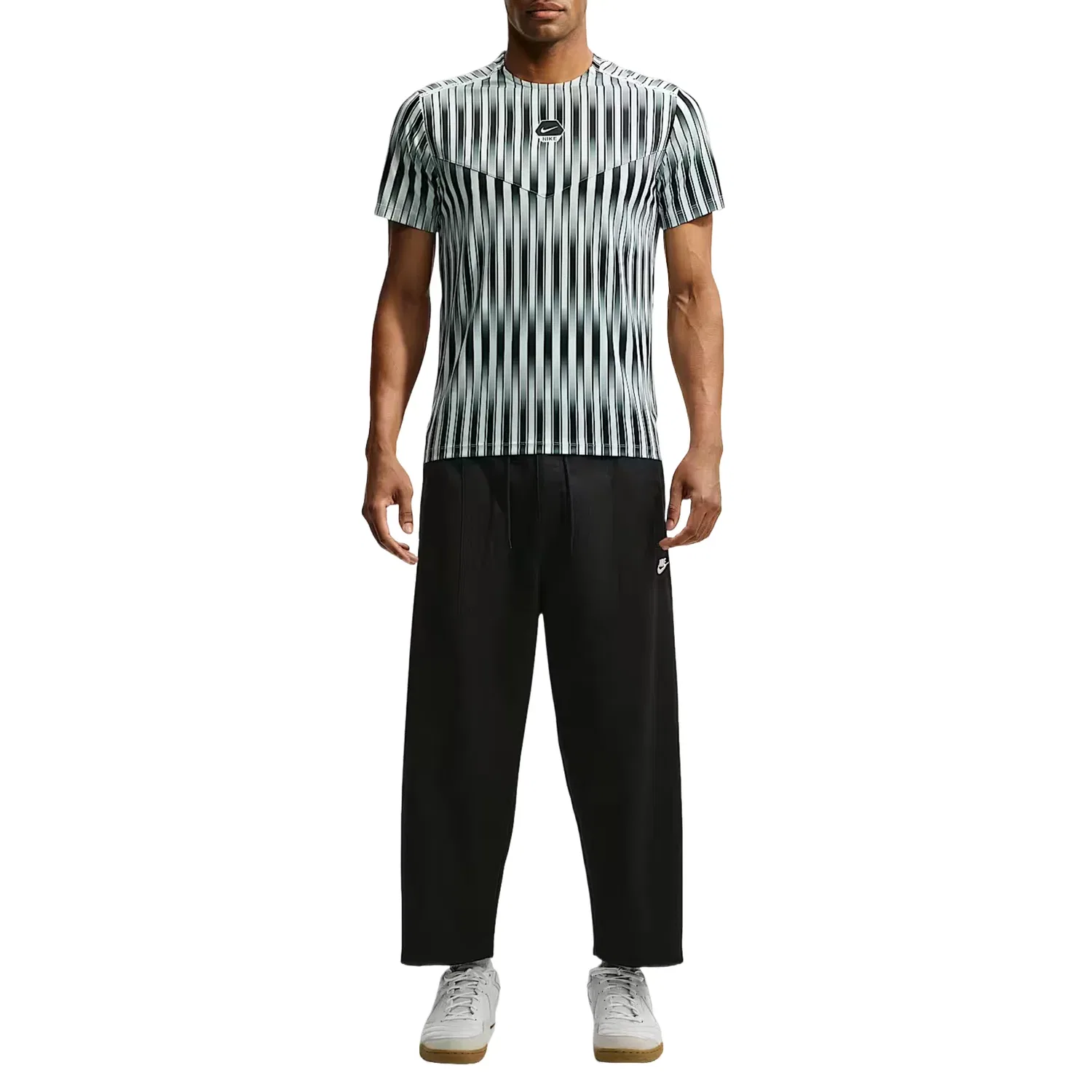 Мужские спортивные брюки с принтом Nike Sportswear Club Sneaker Pants, черный — фото 2