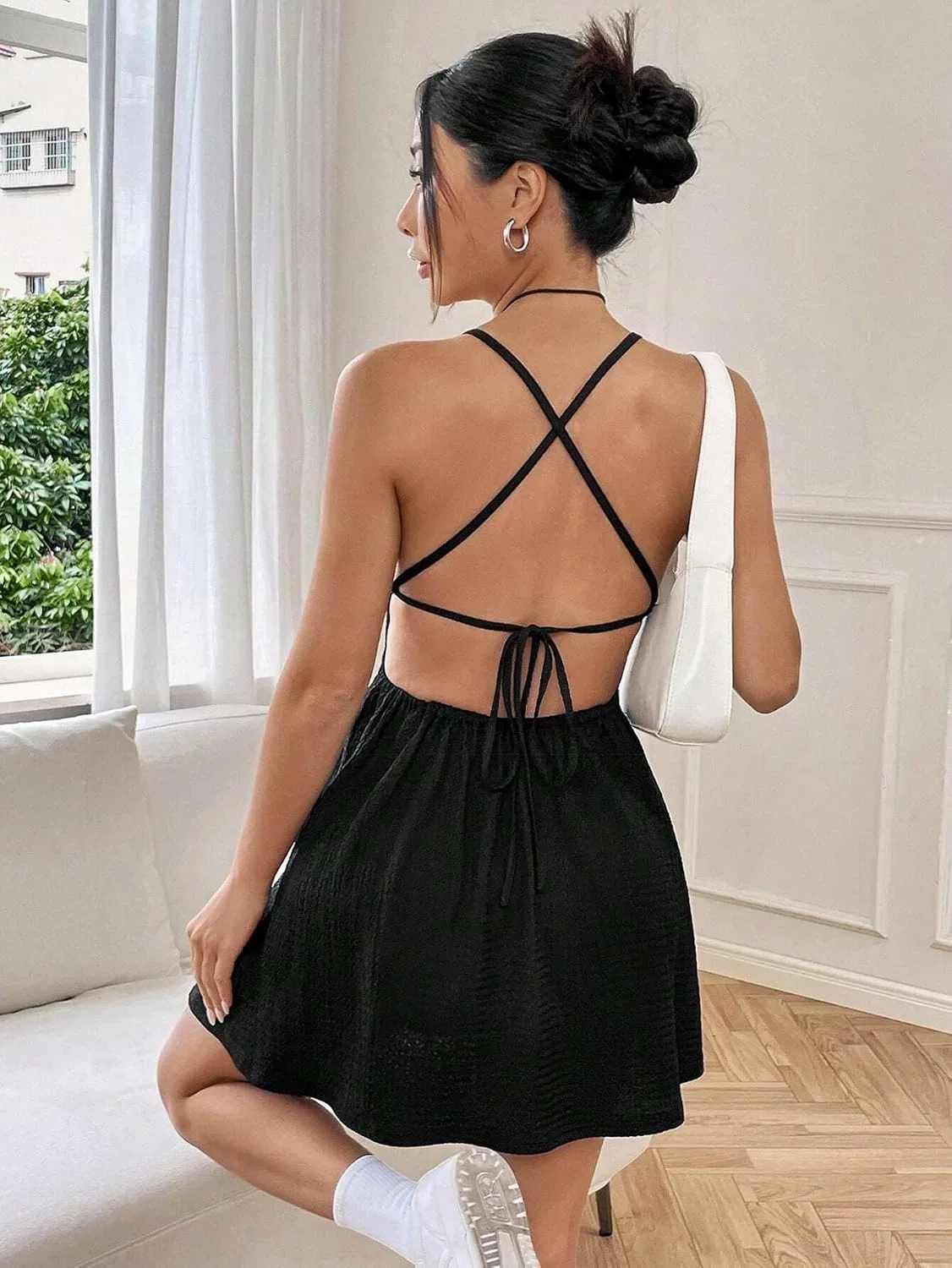 Женское мини-платье на тонких бретелях с открытой спиной, Black — фото 3
