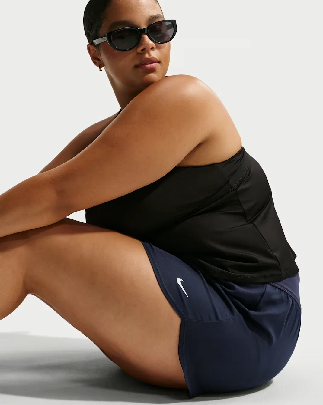Женские плавки-шорты (большие размеры) Nike Swim Effortless Essential, Midnight Navy — фото 4