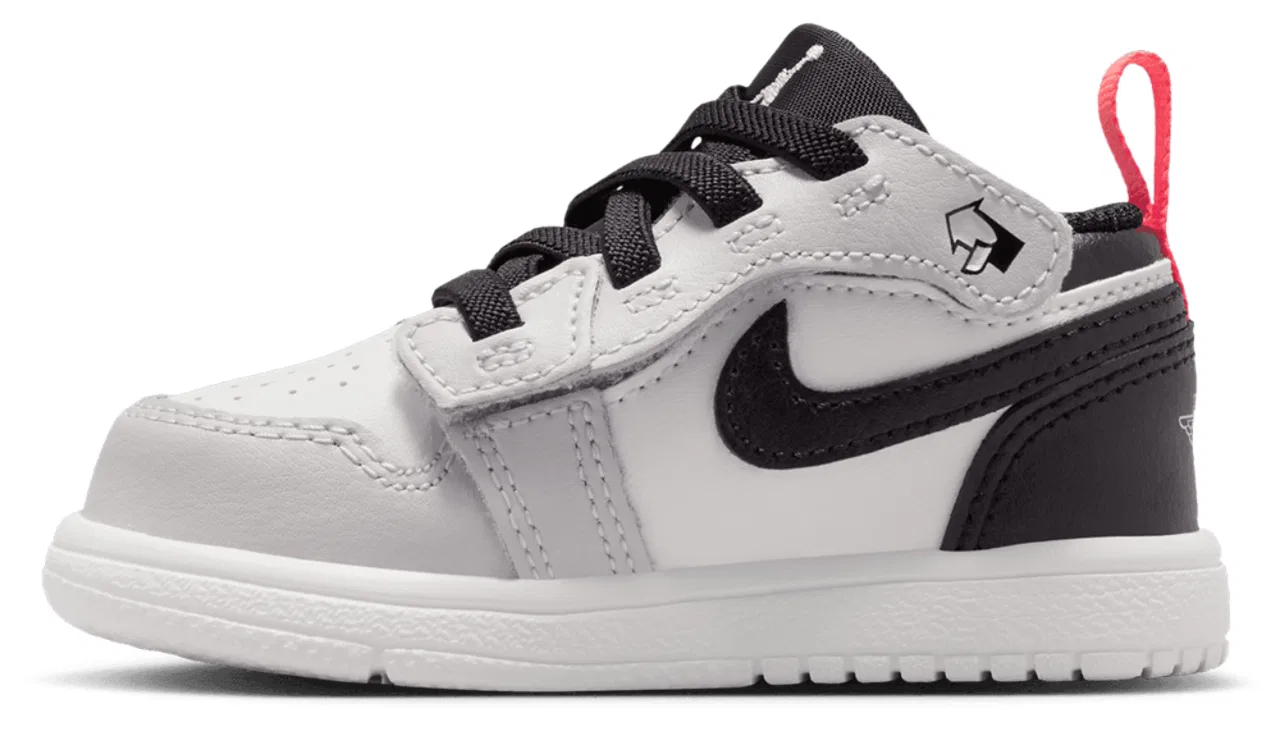 Кроссовки для мальчиков AJ 1 Low Alt Jordan, цвет Summit White/Black/Black — фото 2