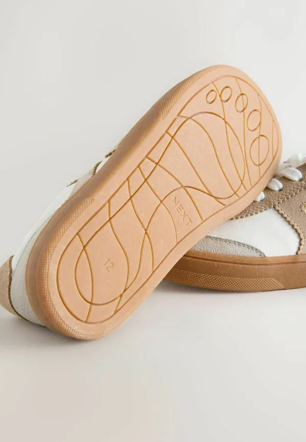 Кроссовки с кожаным верхом Regular fit - barefoot lace-up trainers Next, neutral, нейтральный — фото 4