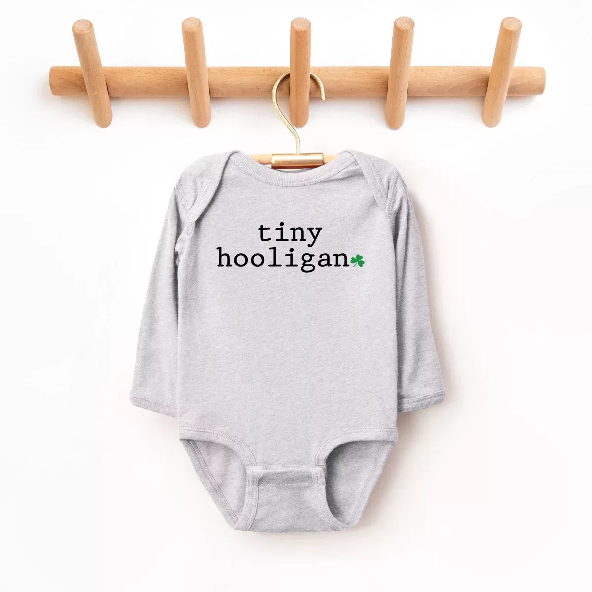 Детский боди с длинным рукавом с принтом Tiny Hooligan The Juniper Shop, Heather Grey