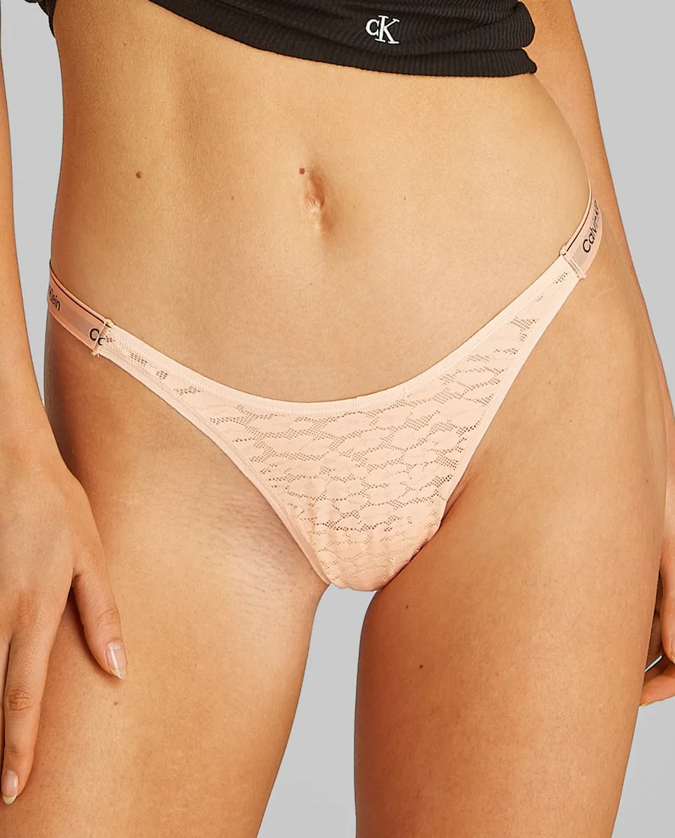 

СОВРЕМЕННЫЕ КРУЖЕВНЫЕ СТРИНГИ Calvin Klein, светло-розовый