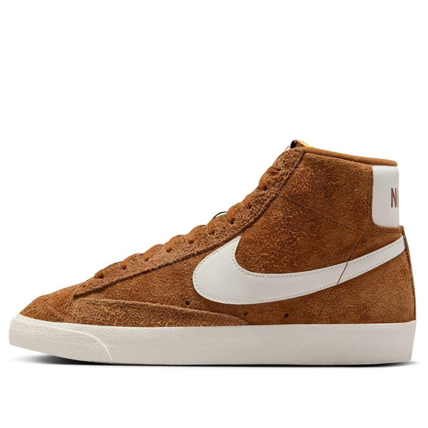 

Кроссовки blazer mid '77 premium 'light british tan hyper crimson sail' Nike, бежевый
