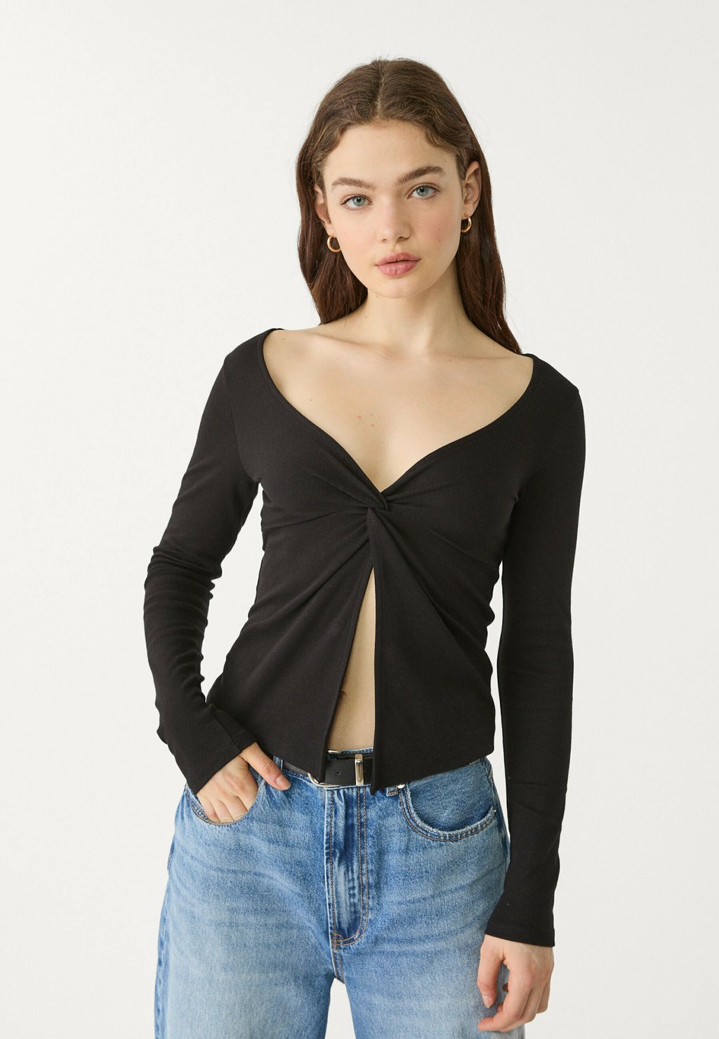 

Топ с длинными рукавами VENT Stradivarius, черный