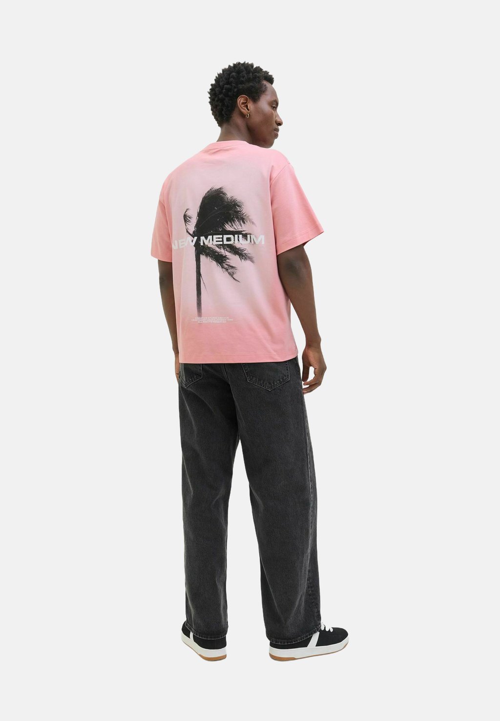 

Футболка с принтом GEDRUCKT RUNDHALSAUSSCHNITT Jack & Jones, розовый