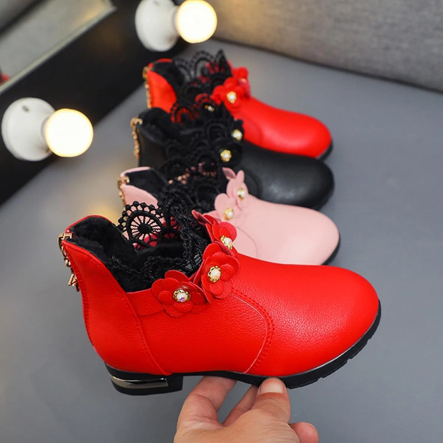 Детские ботинки для девочек с принтом 3D-цветка Big Kids Girls Fashion Boots Plush Low Tube 3D Flower Faux Fur Lined Leather Boots Winter Ankle Shoes Ballet, Red — фото 3