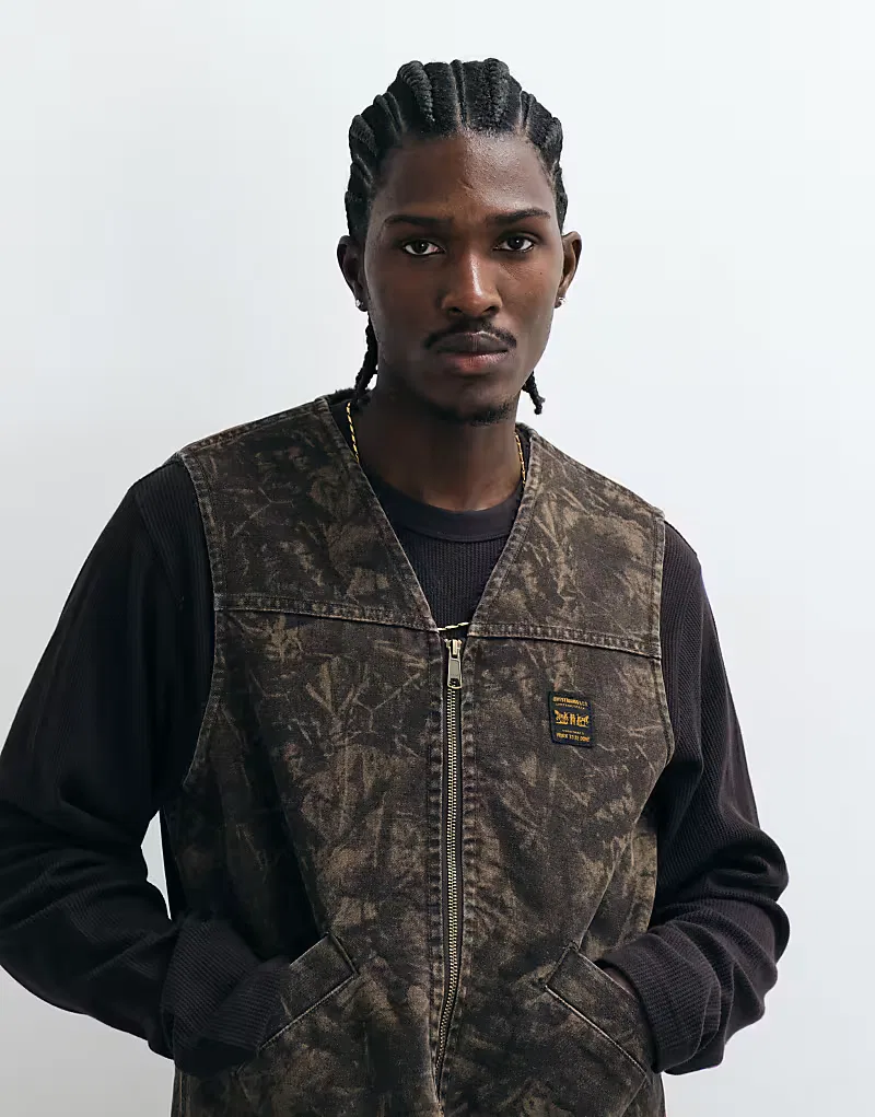 Жилет джинсовый камуфляжный Saratoga Wokwear Levi's, хаки — фото 2