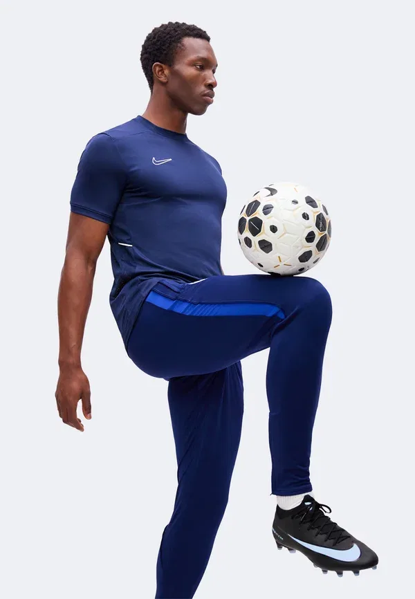 Брюки с технологией Nike Performance, белый/синий — фото 4