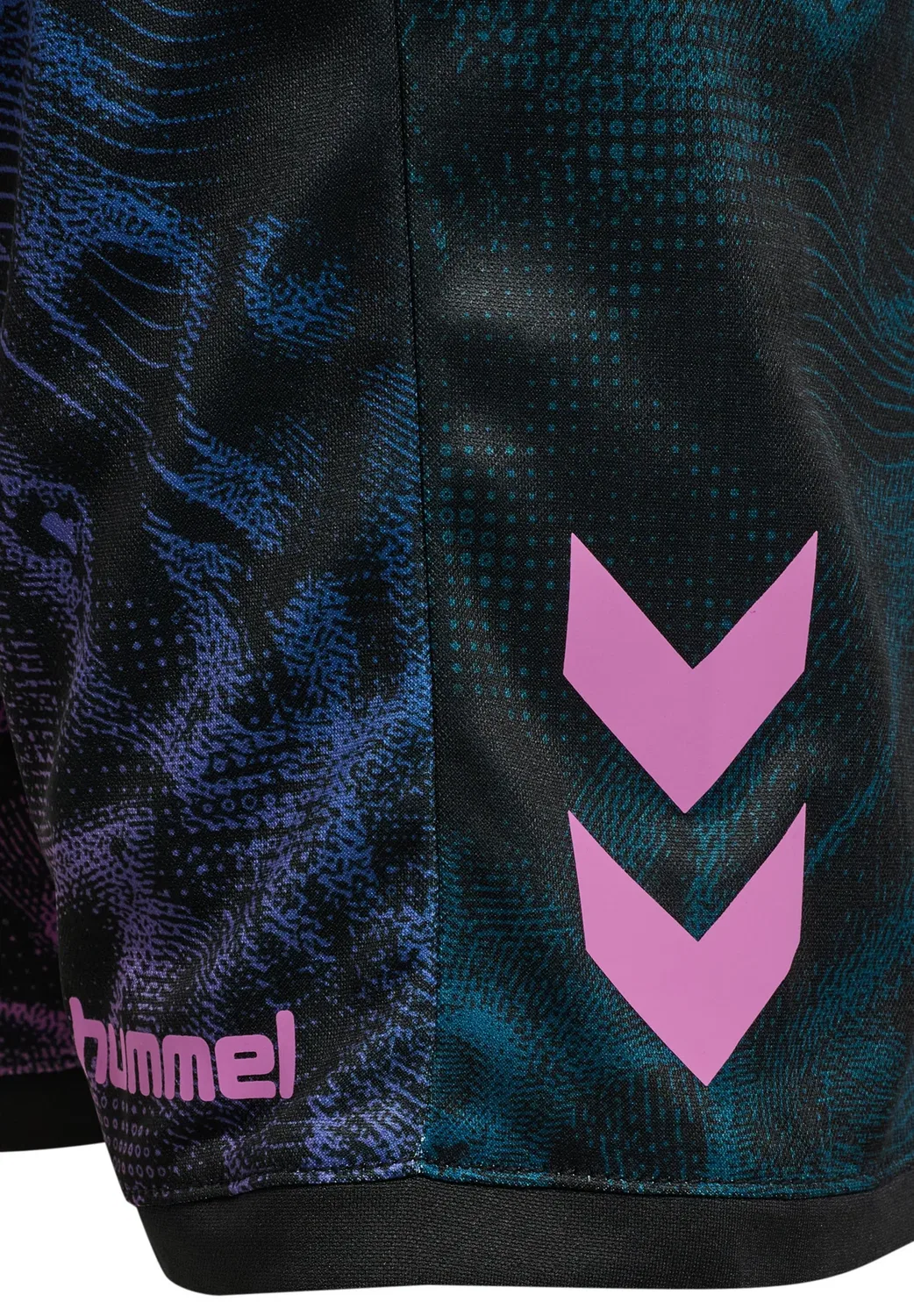 Детские спортивные шорты Hmlblaze club26 с графическим принтом, унисекс Hummel, Black Pink — фото 3