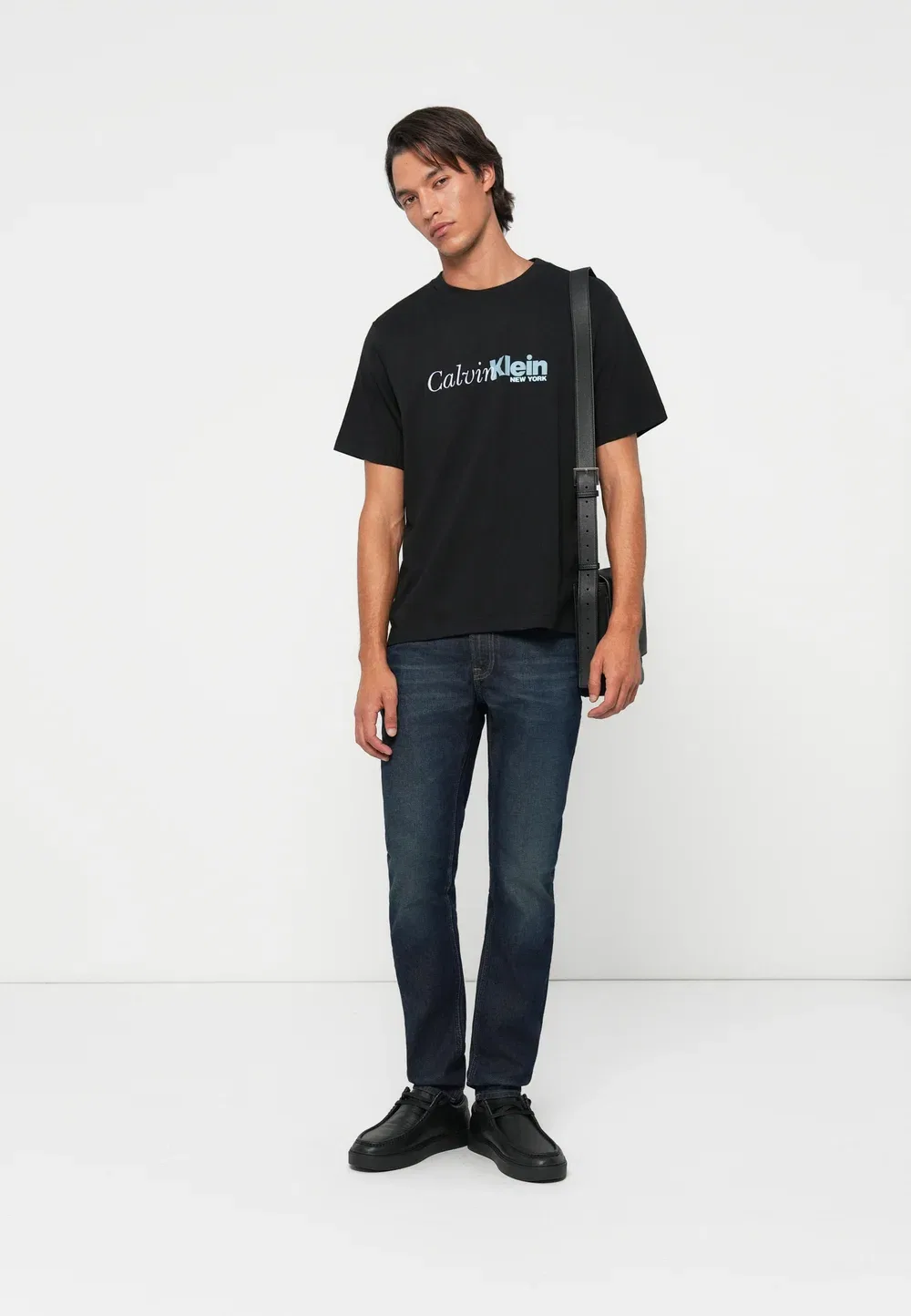 Футболка с графическим принтом, выполненным курсивом Calvin Klein, Black — фото 2