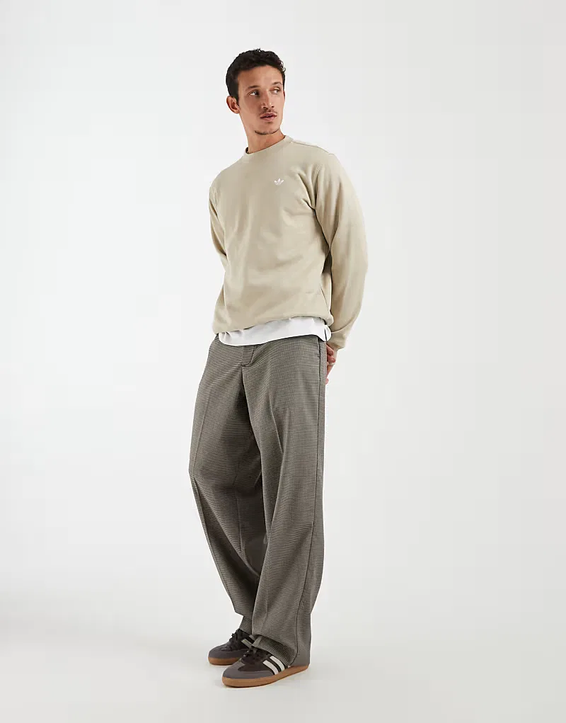 Толстовка Adidas Originals Trefoil essentials crew из французского махрового трикотажа хаки, три — фото 2