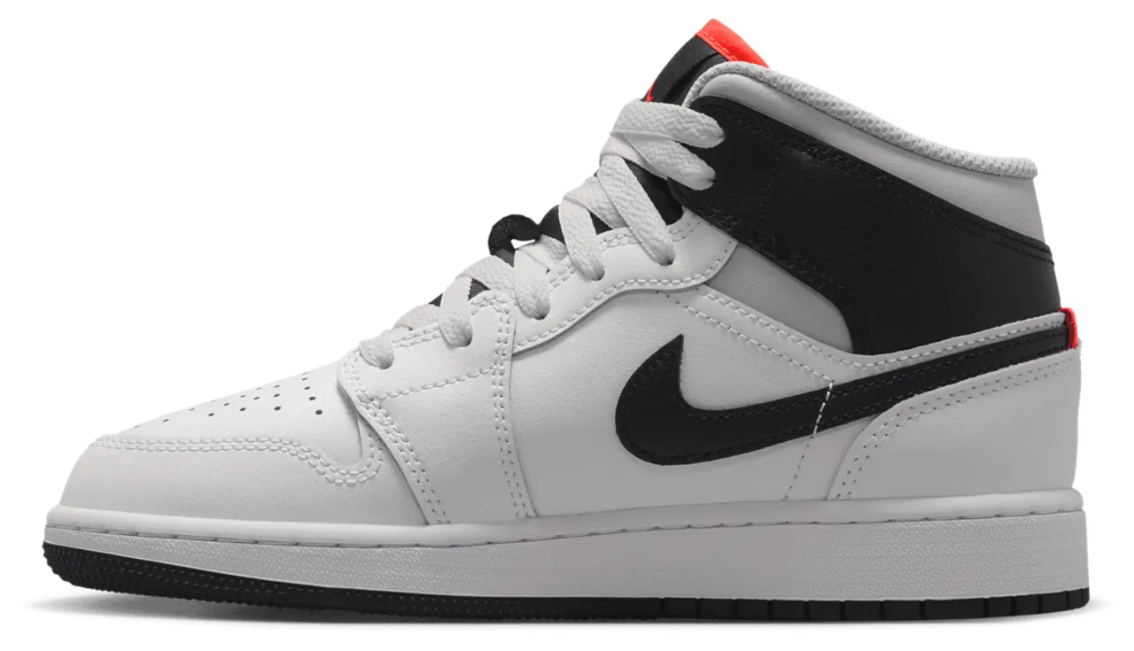 Кроссовки для мальчиков AJ 1 Mid Jordan, цвет Summit White/Black/Infrared — фото 2