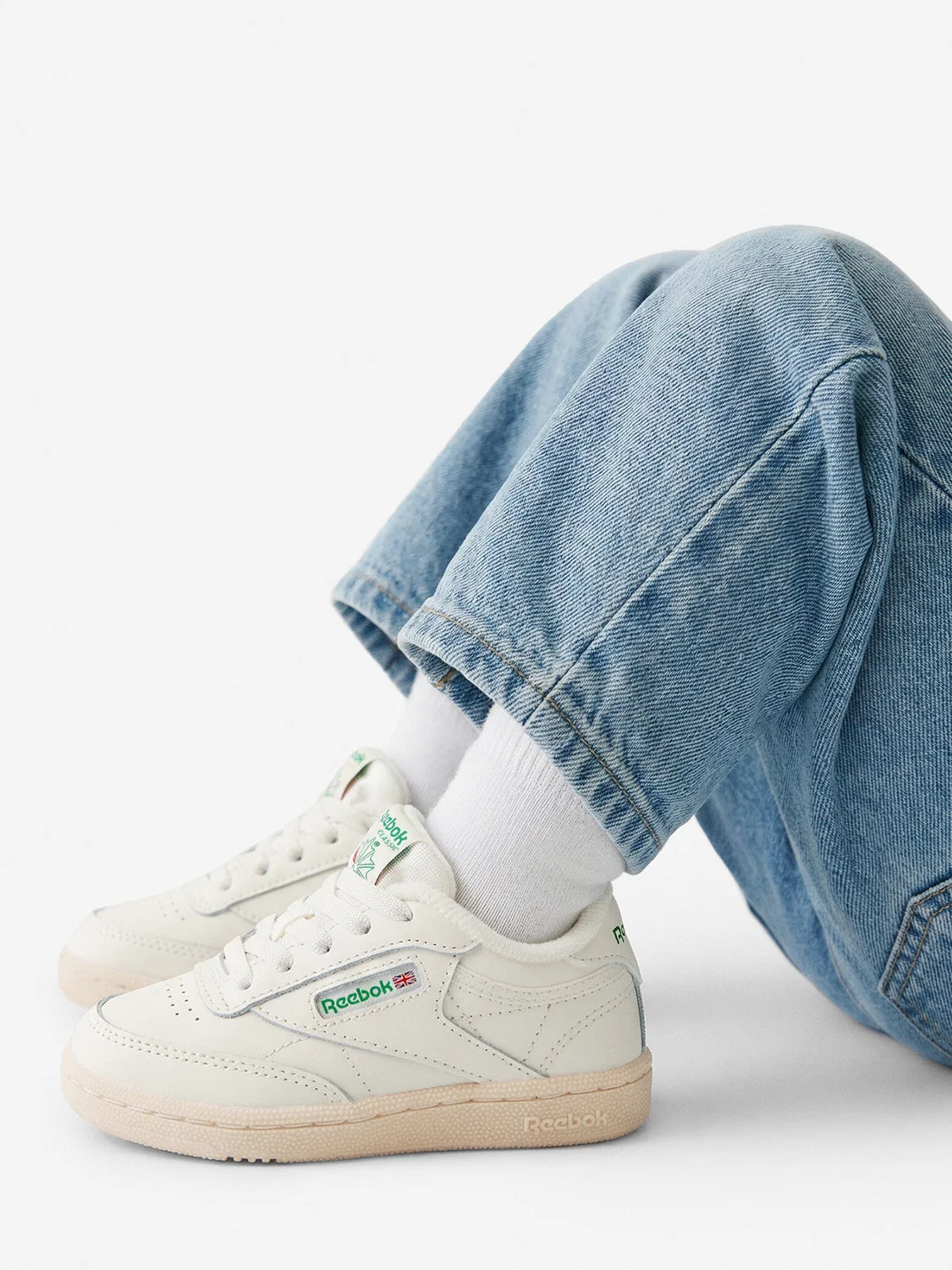 Кроссовки цвета экрю для девочки Reebok, кремовый