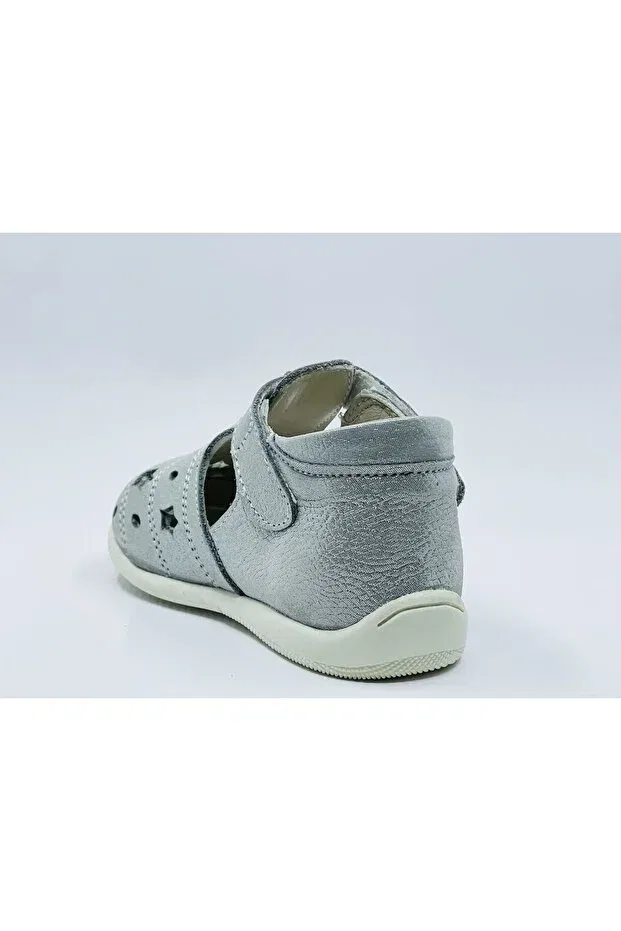 Детская обувь для девочек кожаная модель Leather and anatomical sole first step shoes Ridente, Silver — фото 4
