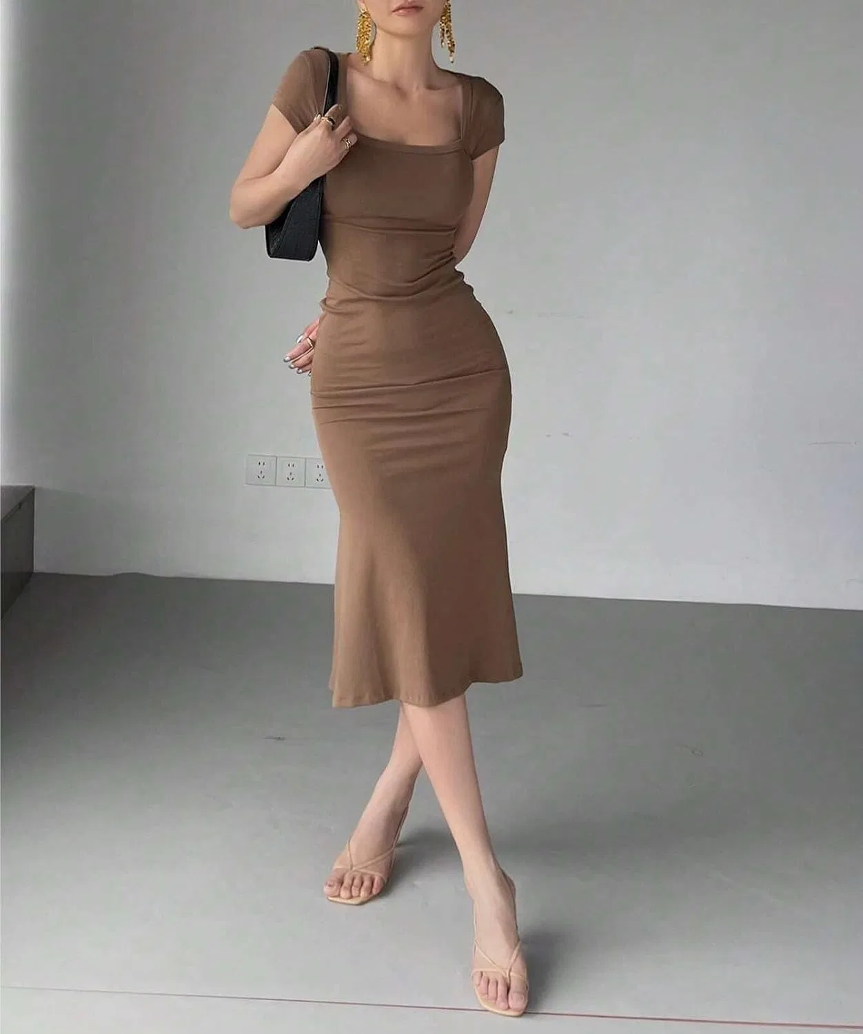 Женское элегантное миди-платье bodycon с квадратным вырезом, Chocolate Brown — фото 2