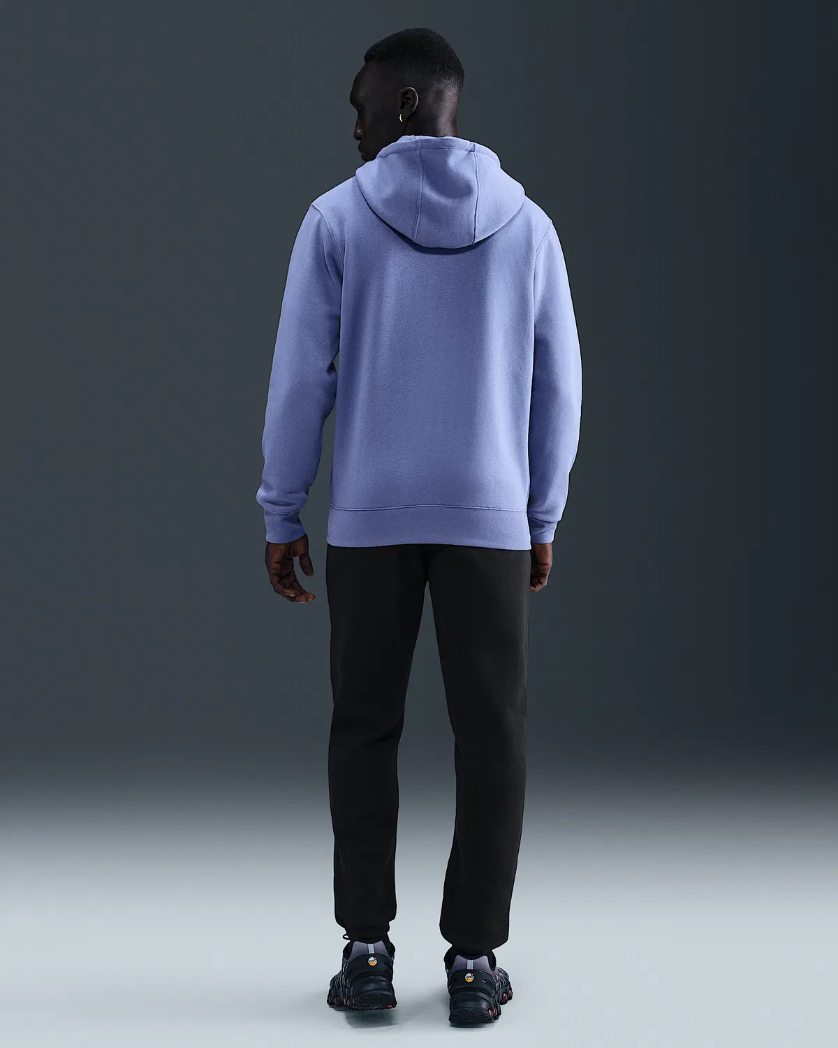 Мужские спортивные штаны Nike Sportswear Club на флисе с манжетами, Black/Anthracite — фото 4