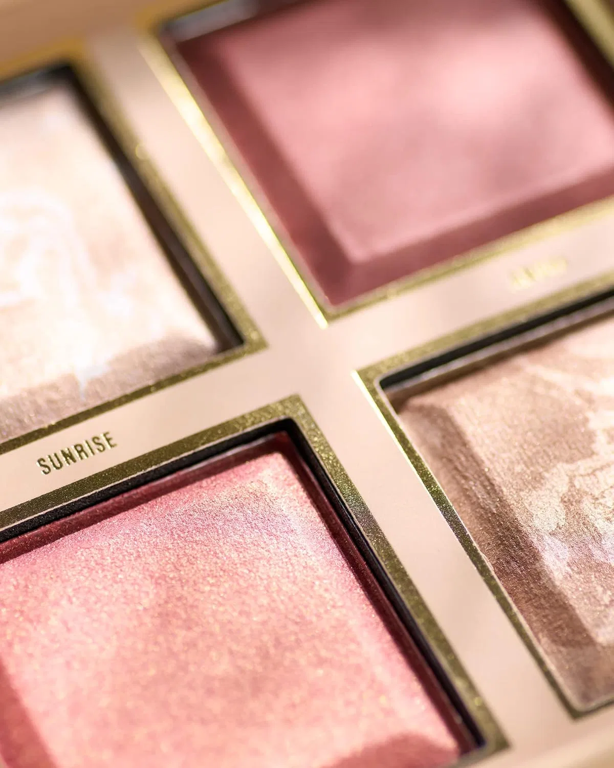 Палетка для лица Baked Face Palette Maxim Giacomo In Colours от Catrice Catrice — фото 4