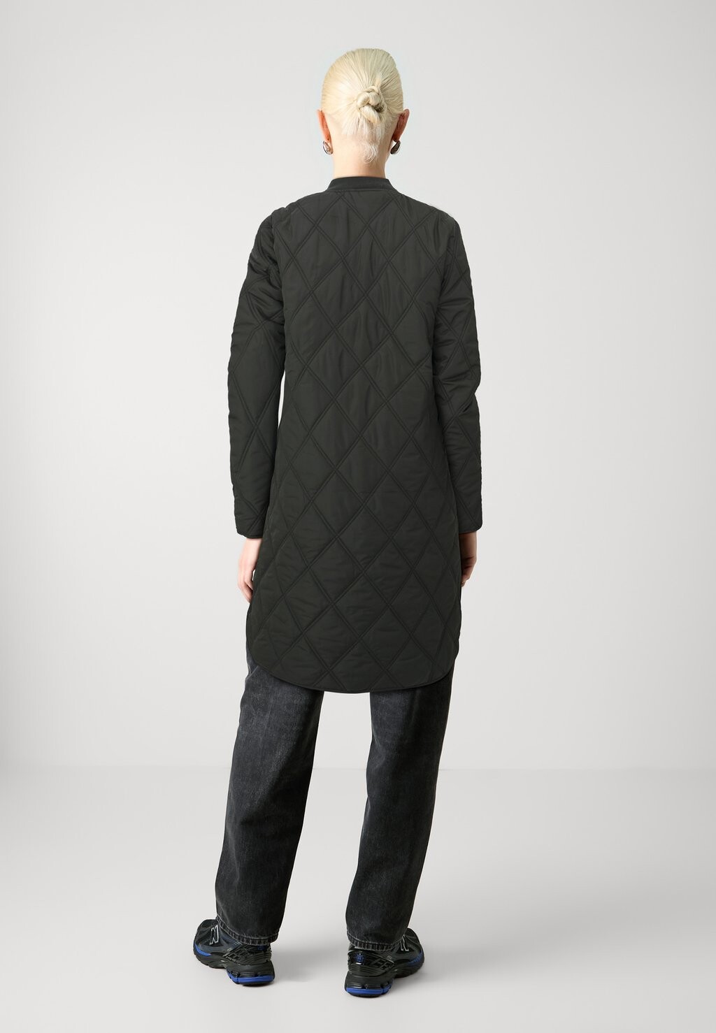 

Зимнее пальто VIQUILA NEW QUILTED JACKET VILA, черный