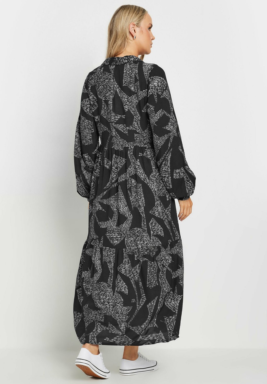 

Платье макси TIERED SMOCK Long Tall Sally, черный
