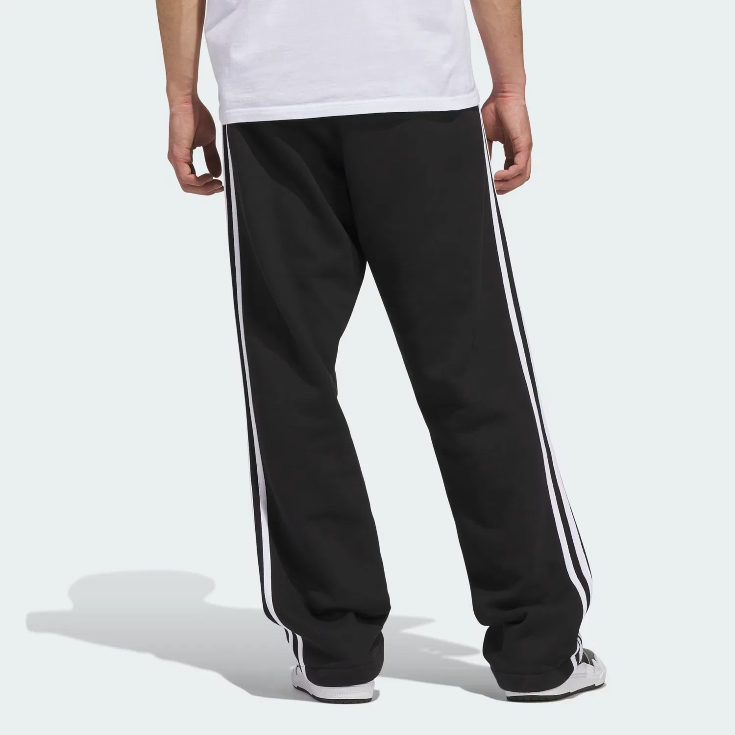 Спортивные штаны свободного кроя Tyshawn Adidas Originals, черный/белый — фото 4