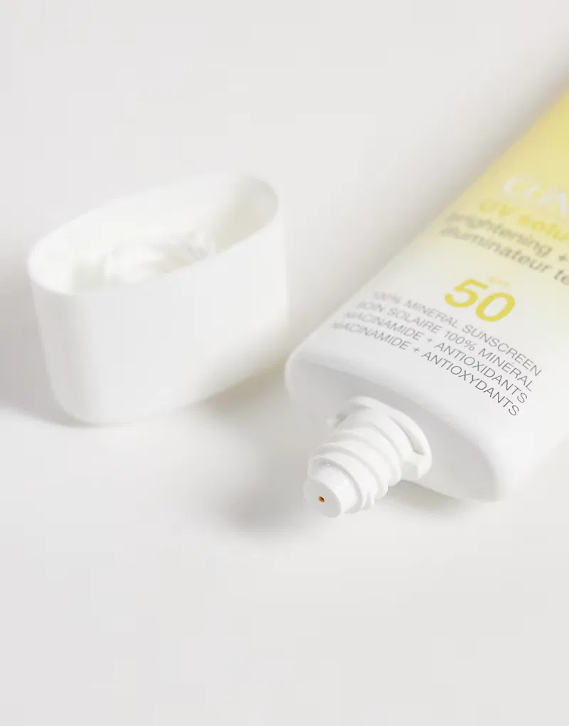 Солнцезащитный крем Clinique UV Solutions Brightening + Tinted Sunscreen SPF 50, 40 мл — фото 3