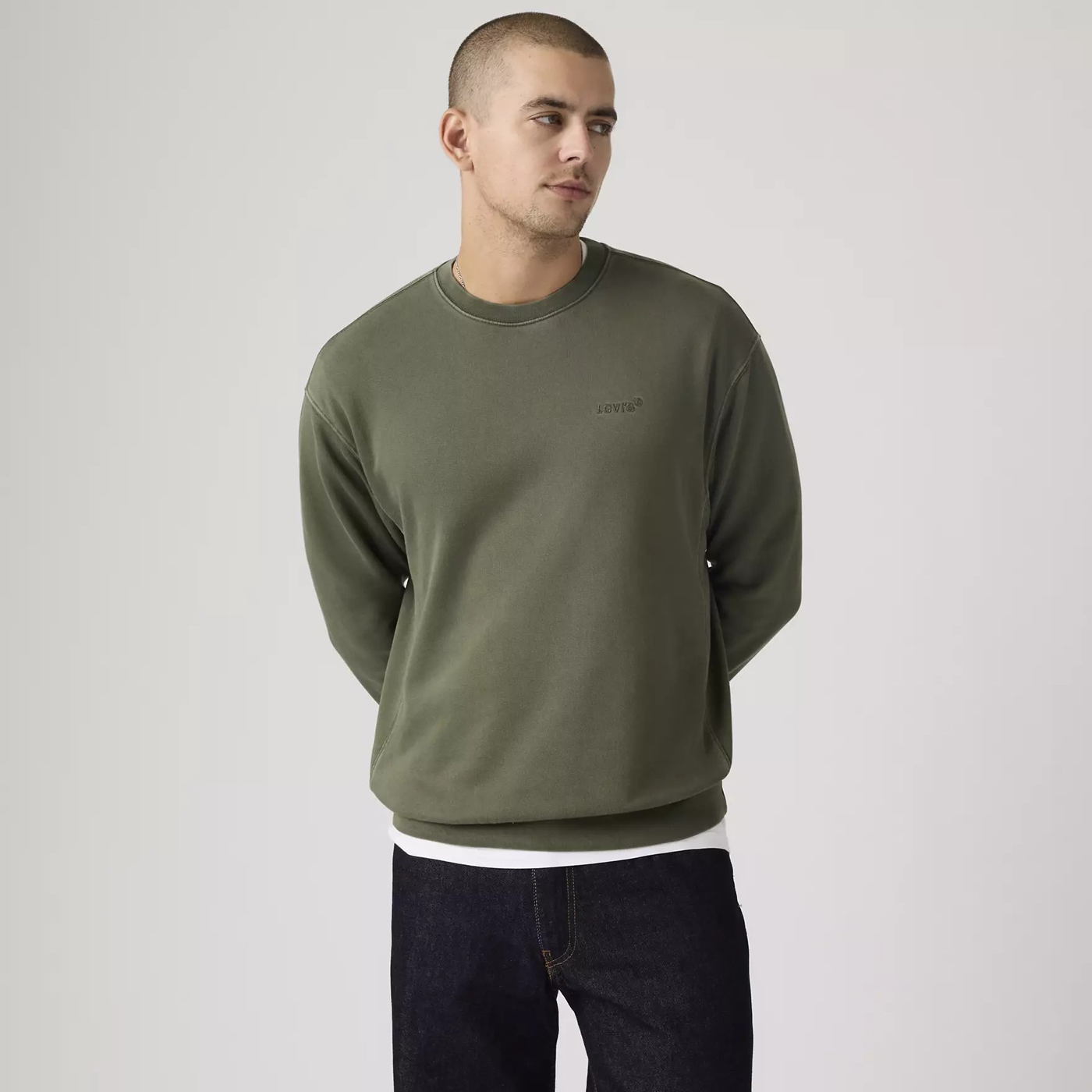 Свитшот Levi's Authentic Crewneck Garment Dye, зеленый — фото 4