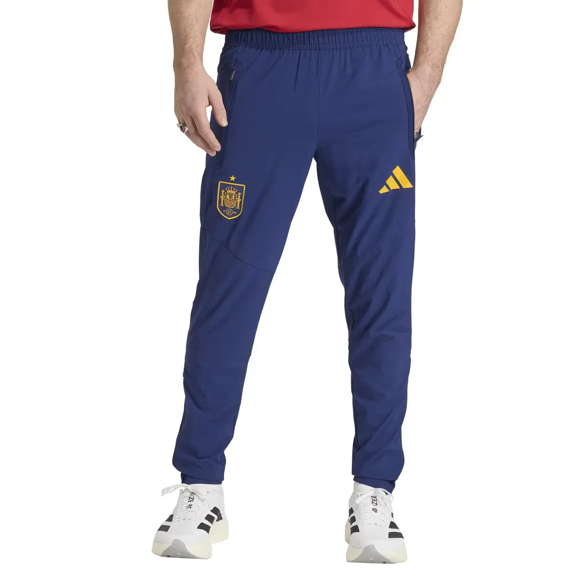 Мужские спортивные брюки с принтом España Mundial 2026 Tiro Travel adidas, Azul