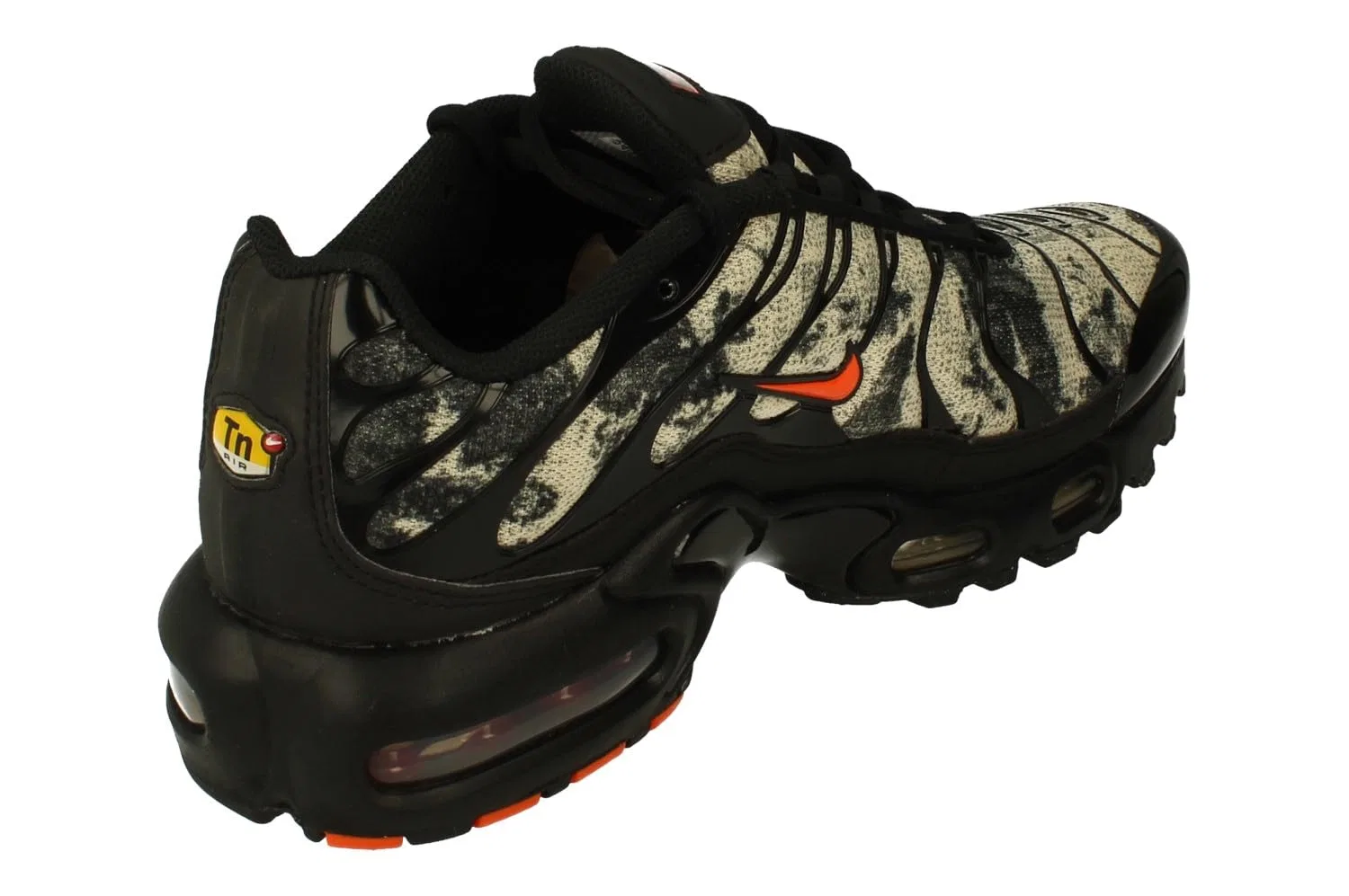 Детские кроссовки для мальчиков с амортизацией NIKE Air Max Plus NIKE, Black Safety Orange 001 — фото 3