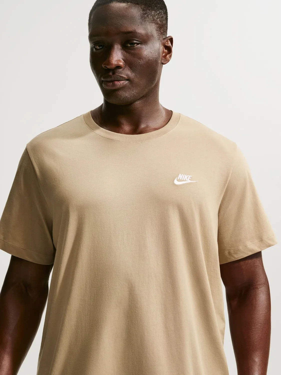 Футболка хлопковая Club T-Shirt Nike, Parachute Beige