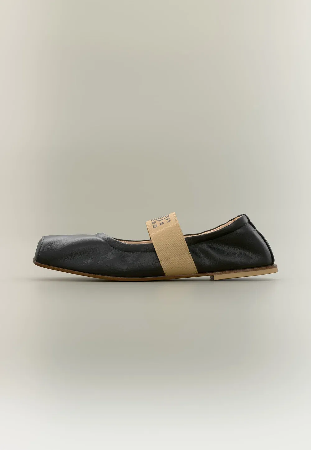 Балетки с ремешком на щиколотке Mm6 Maison Margiela, Black/Beige